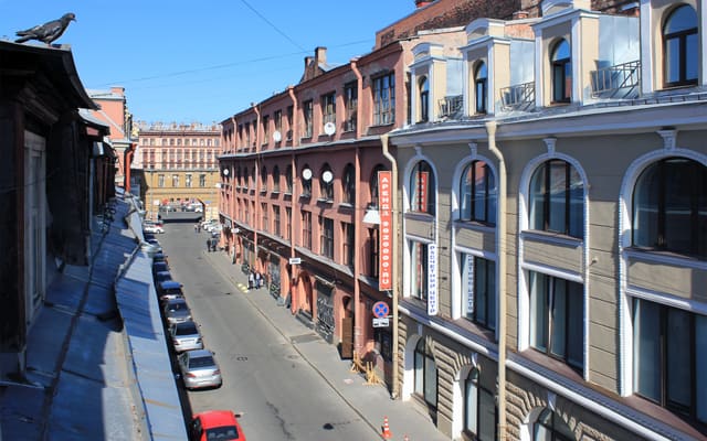 IZZZI в Банковском переулке